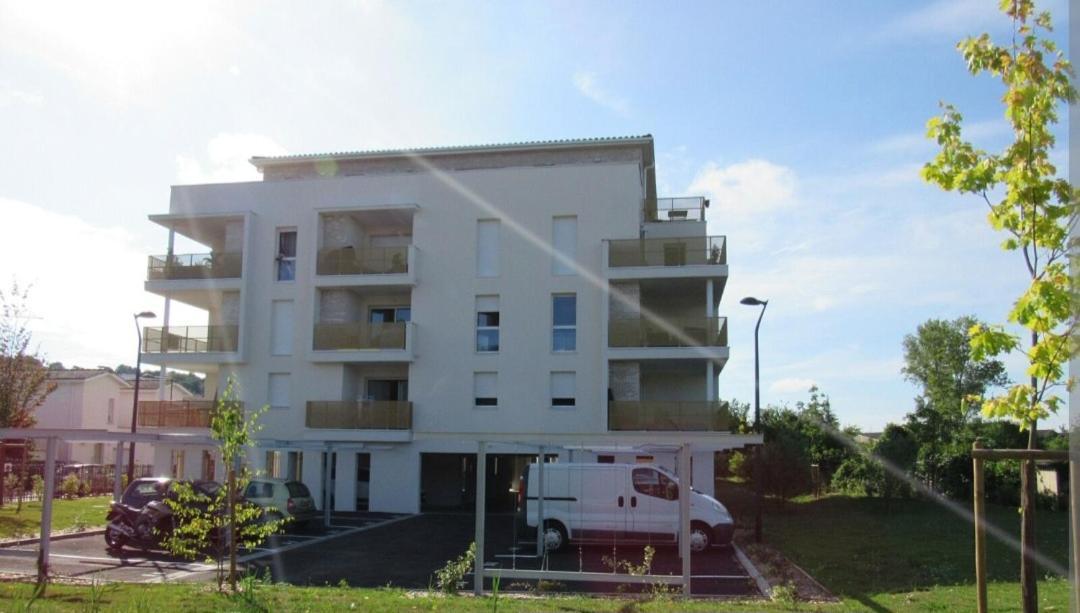Appartement A Floirac Avec 2 Chambres, Un Parking Prive, Une Terrasse, A 5 Minutes En Voiture De L'Arkea Arena De Bordeaux מראה חיצוני תמונה